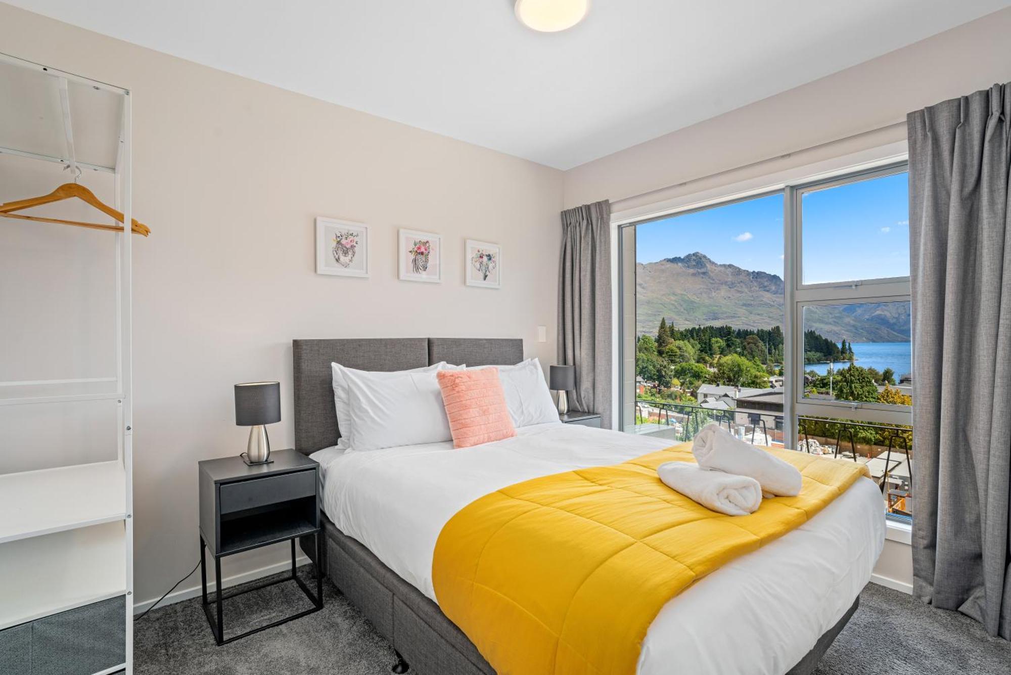 Central Location - 2 Bedroom Aptmt With Lake View Квинстаун Экстерьер фото